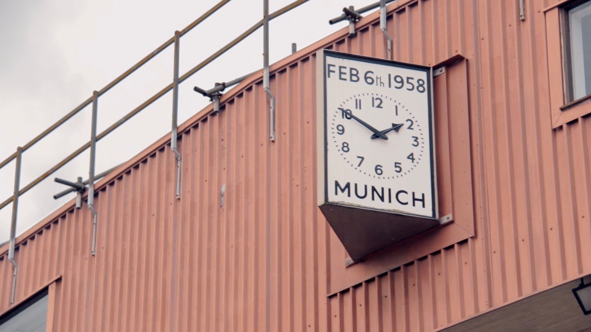 Dennis Viollet: A United Man still 14